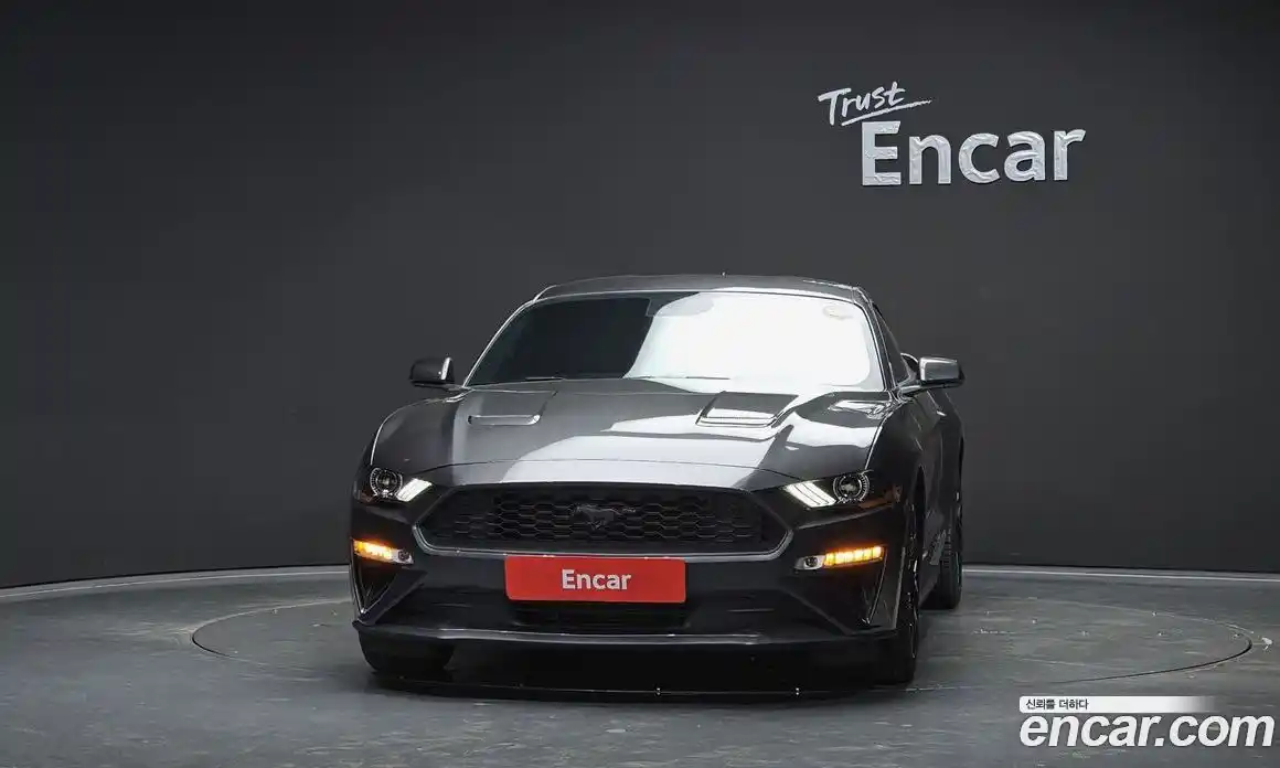 Ford Mustang 2020 2.3 автомат (гидро), фото 3