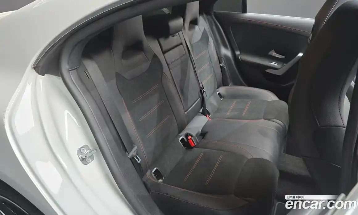 Mercedes-Benz CLA-Class 2023 2.0 гидро, фото 12