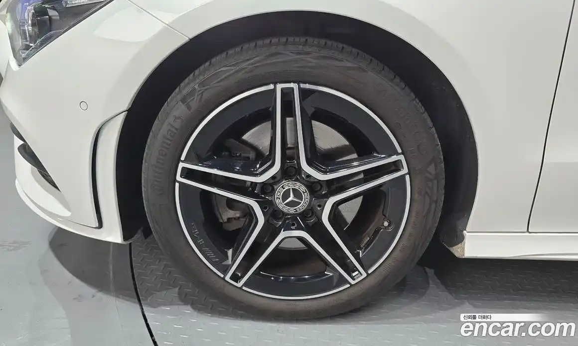 Mercedes-Benz CLA-Class 2023 2.0 гидро, фото 5