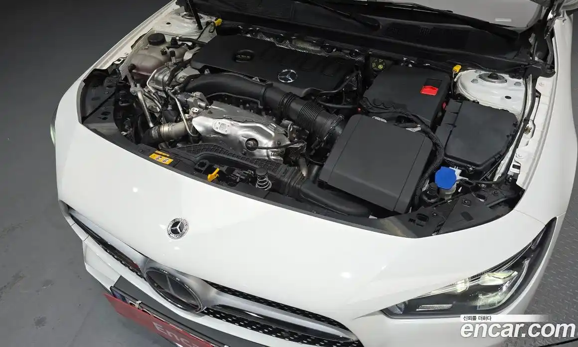 Mercedes-Benz CLA-Class 2023 2.0 гидро, фото 6