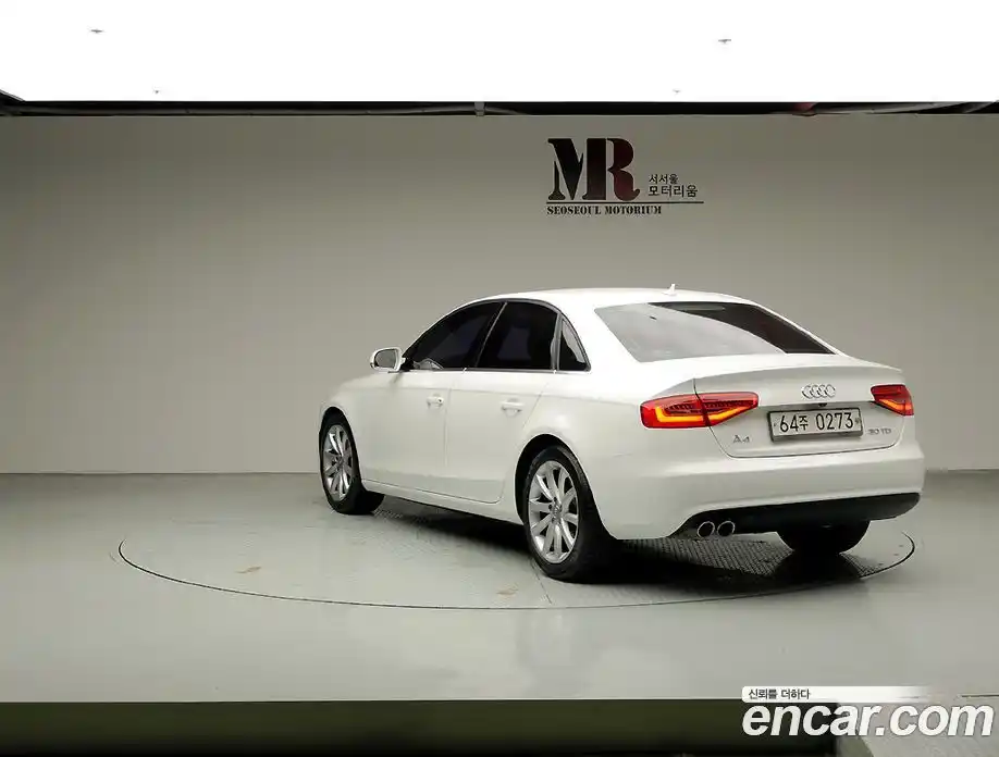 Audi A4 2014 2.0 автомат (гидро), фото 4