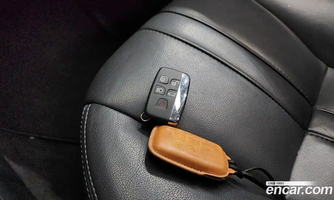 Land Rover Discovery 2015 3.0 автомат (гидро), фото 17