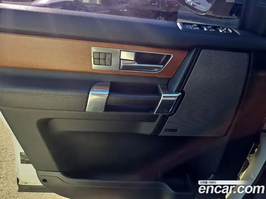 Land Rover Discovery 2015 3.0 автомат (гидро), фото 18
