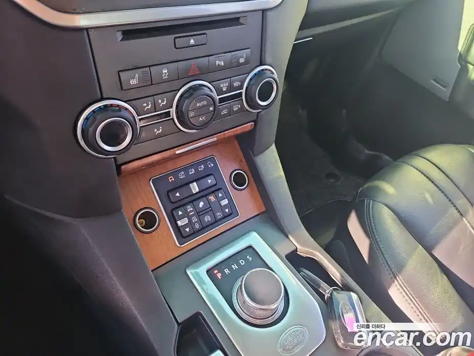 Land Rover Discovery 2015 3.0 автомат (гидро), фото 9