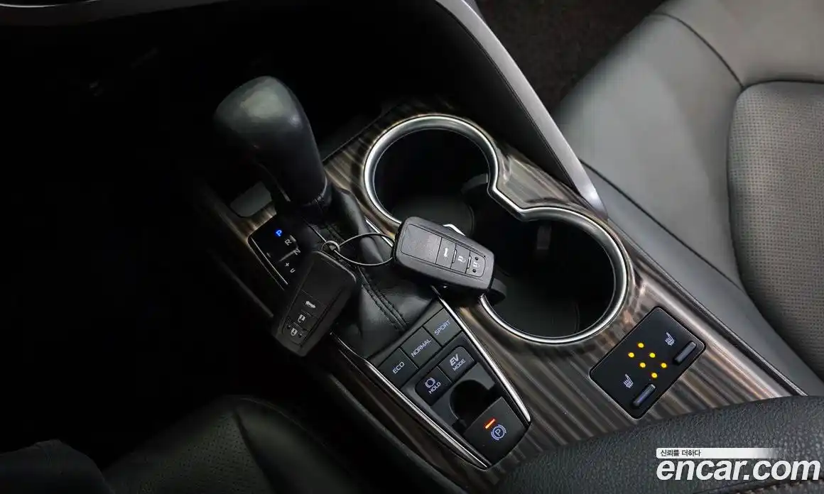 Toyota Camry 2018 2.5 гидро, фото 12