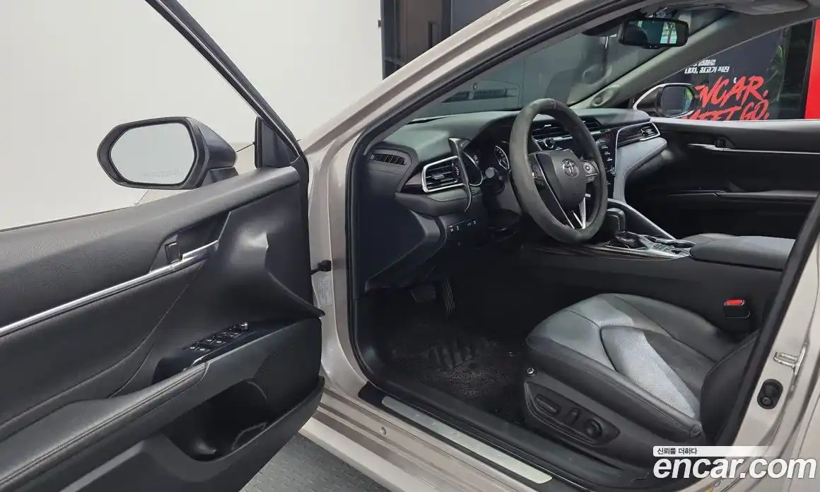 Toyota Camry 2018 2.5 гидро, фото 13