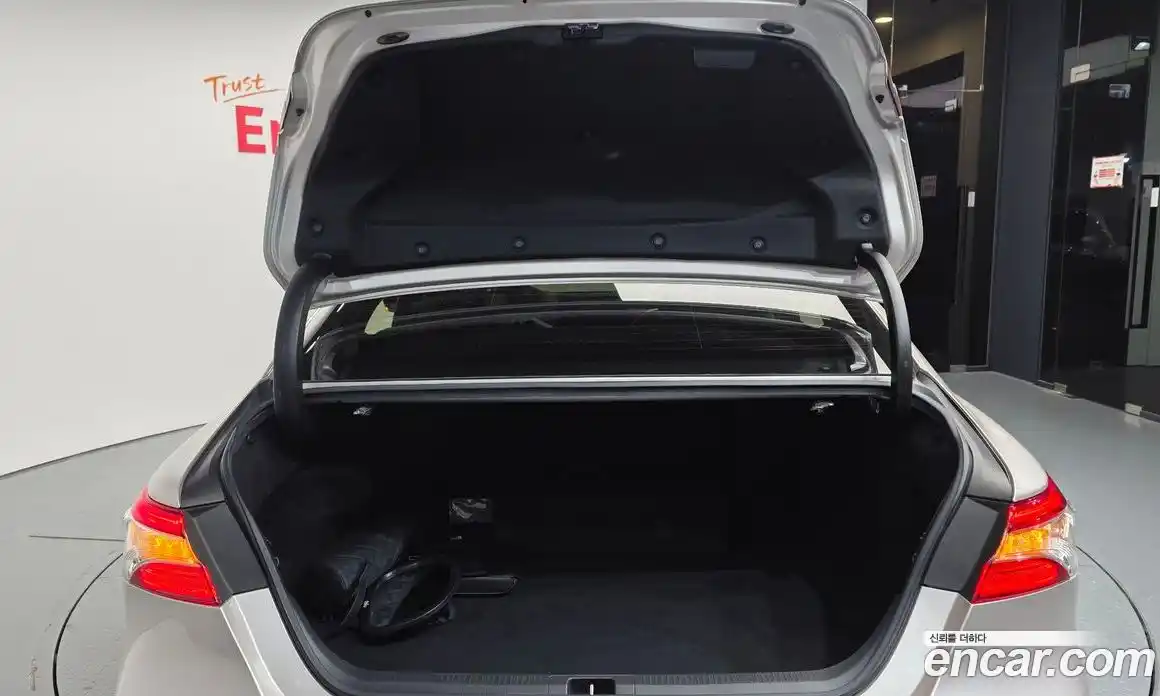 Toyota Camry 2018 2.5 гидро, фото 26