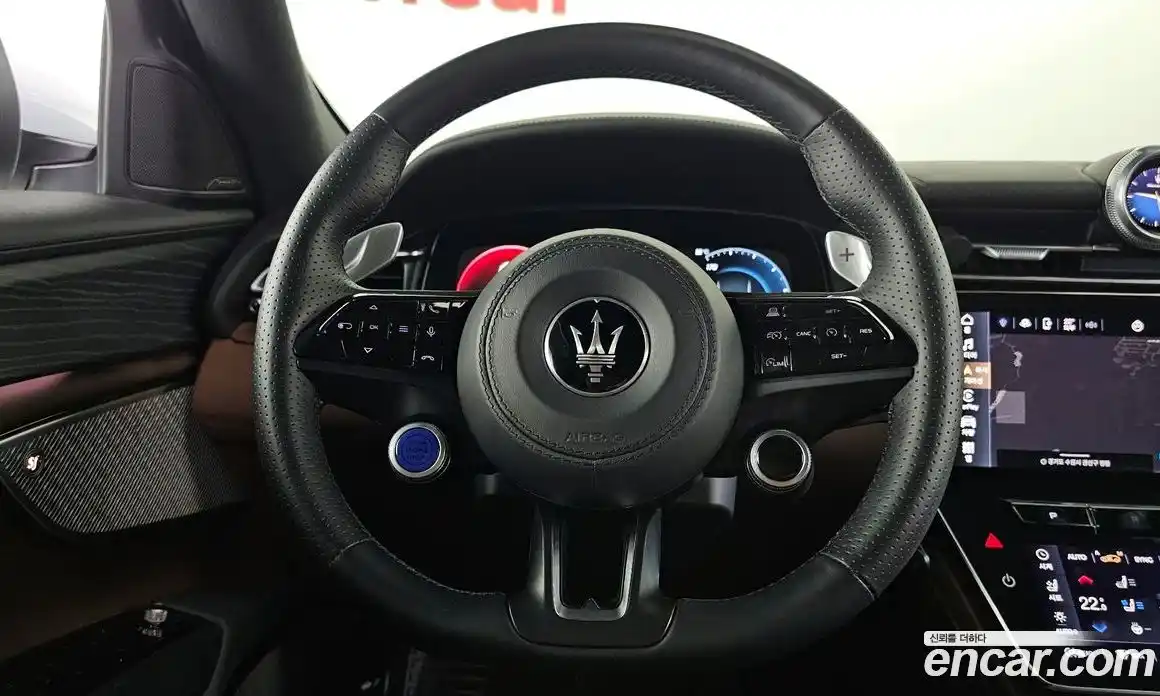 Maserati Grecale 2024 2.0 гидро, фото 13