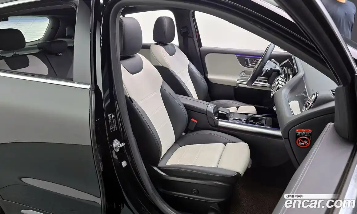 Mercedes-Benz GLA-Class 2021 2.0 гидро, фото 16
