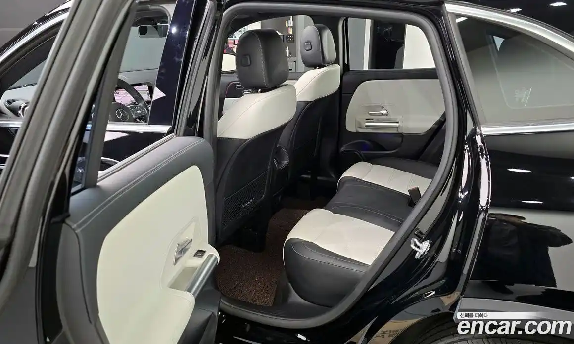 Mercedes-Benz GLA-Class 2021 2.0 гидро, фото 17