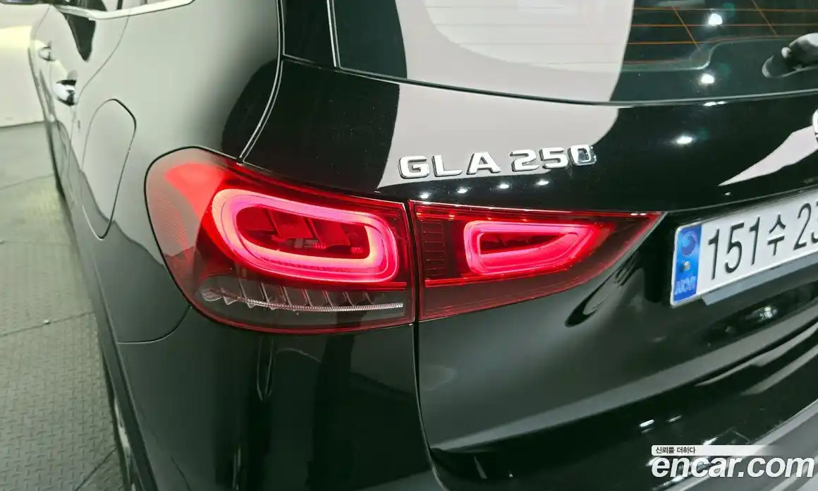 Mercedes-Benz GLA-Class 2021 2.0 гидро, фото 9