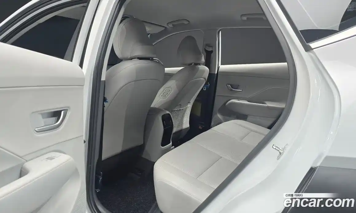 Hyundai Kona 2024 1.6 гидро, фото 11