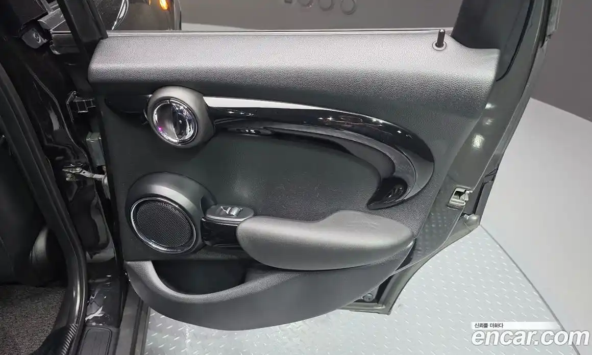 Mini Cooper 2020 1.5 автомат (гидро), фото 15