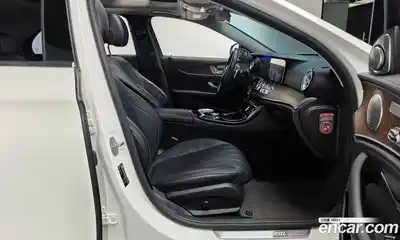 Mercedes-Benz E-Class 2017 2.0 автомат (гидро), миниатюра 9