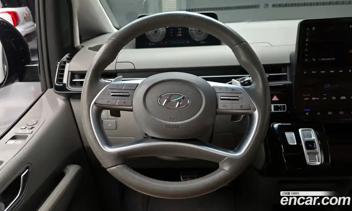 Hyundai Staria 2023 2.2 гидро, фото 13