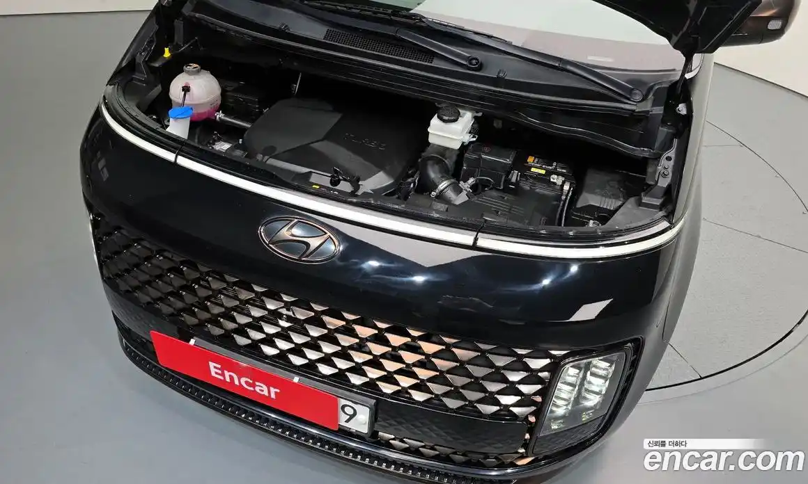 Hyundai Staria 2023 2.2 гидро, фото 6