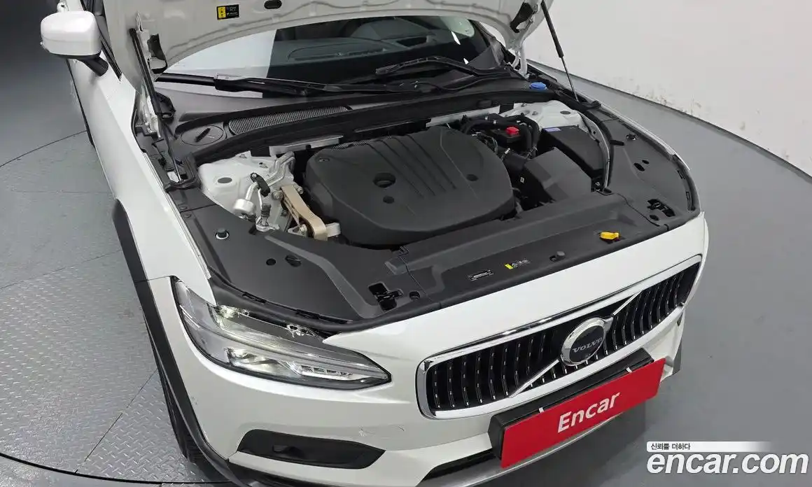 Volvo V90 2025 2.0 автомат (гидро), фото 6