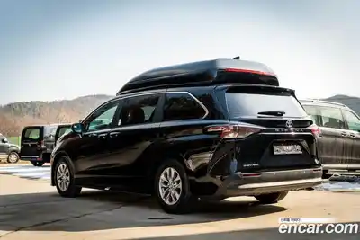 Toyota Sienna 2025 2.5 гидро, миниатюра 2