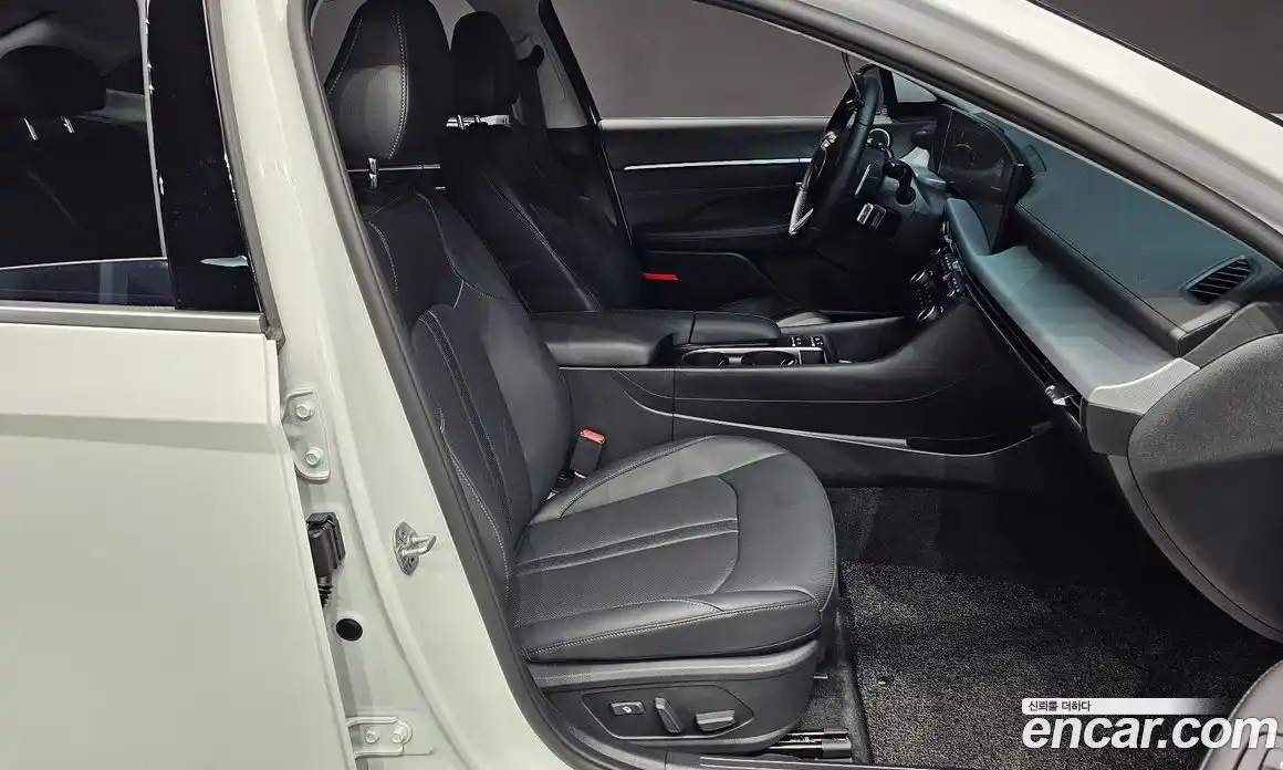 Hyundai Sonata 2025 1.6 автомат (гидро), фото 16