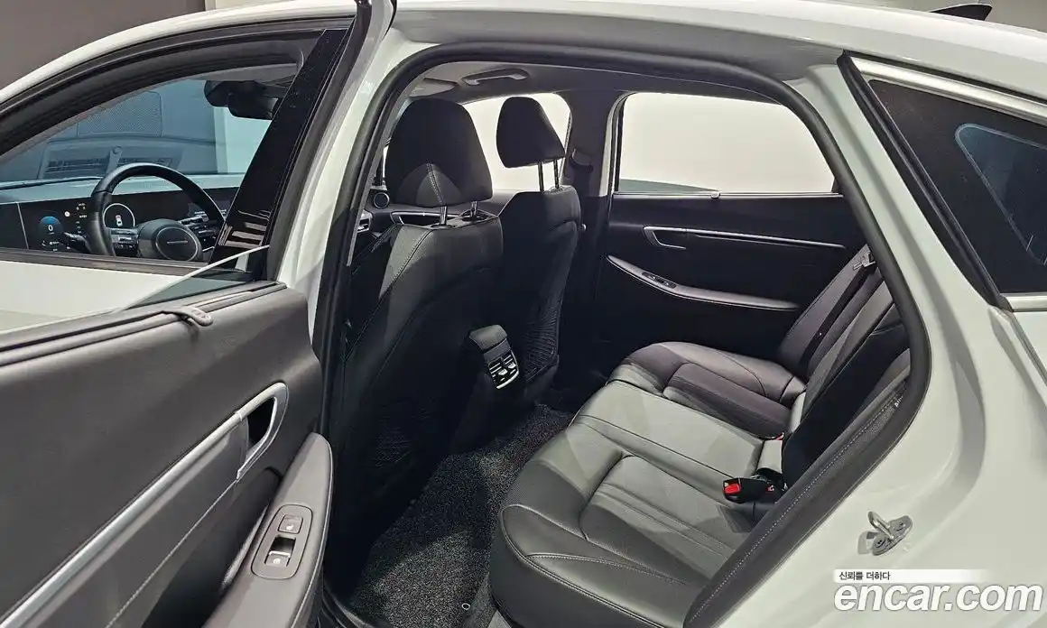 Hyundai Sonata 2025 1.6 автомат (гидро), фото 17