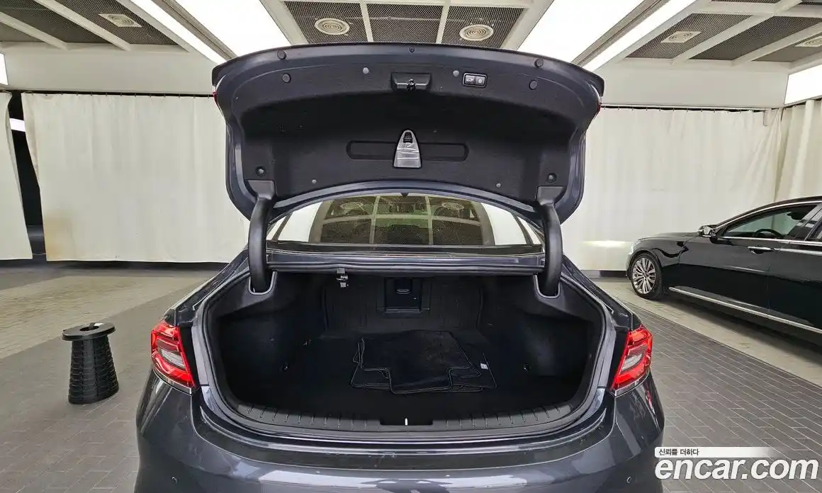 Hyundai Grandeur 2017 2.4 автомат (гидро), фото 26