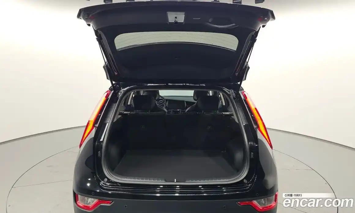 Kia Niro 2023 0.2 автомат (гидро), фото 28