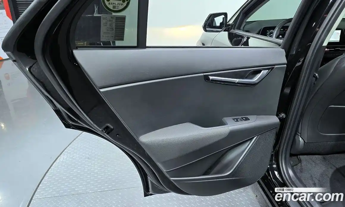 Kia Niro 2023 0.2 автомат (гидро), фото 14
