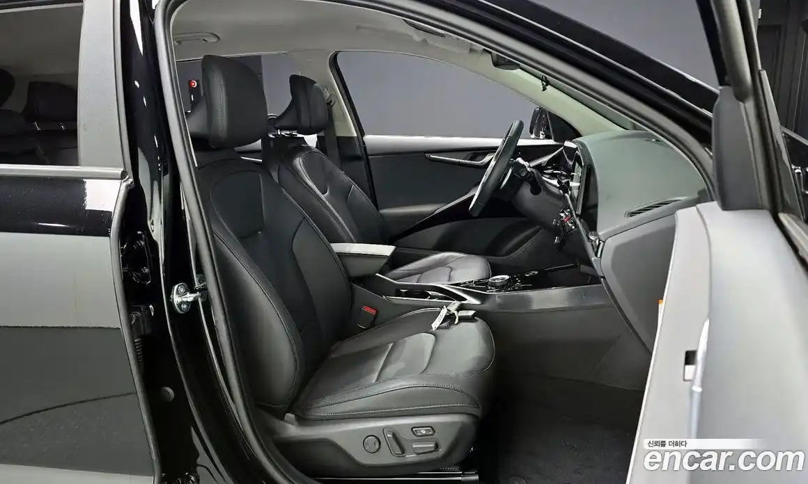 Kia Niro 2023 0.2 автомат (гидро), фото 15