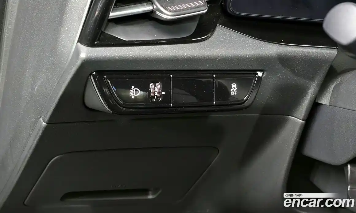 Kia Niro 2023 0.2 автомат (гидро), фото 18