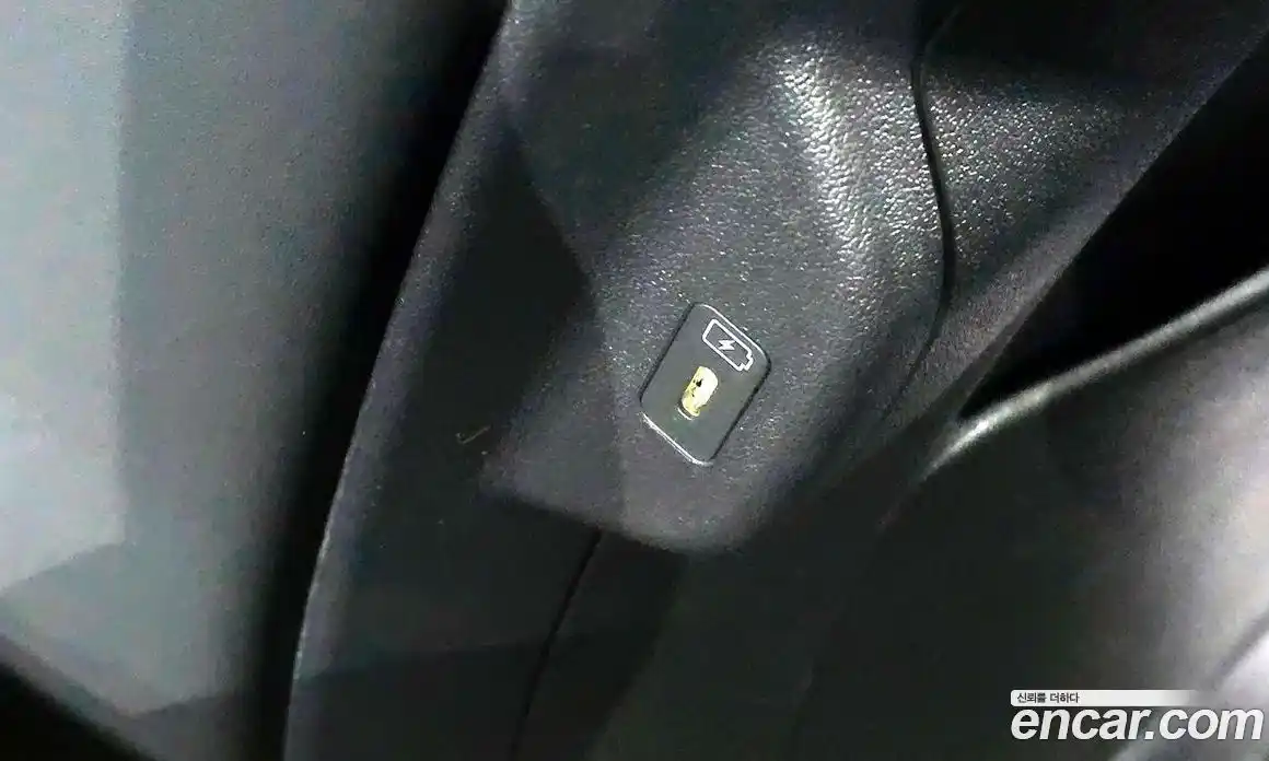 Kia Niro 2023 0.2 автомат (гидро), фото 25