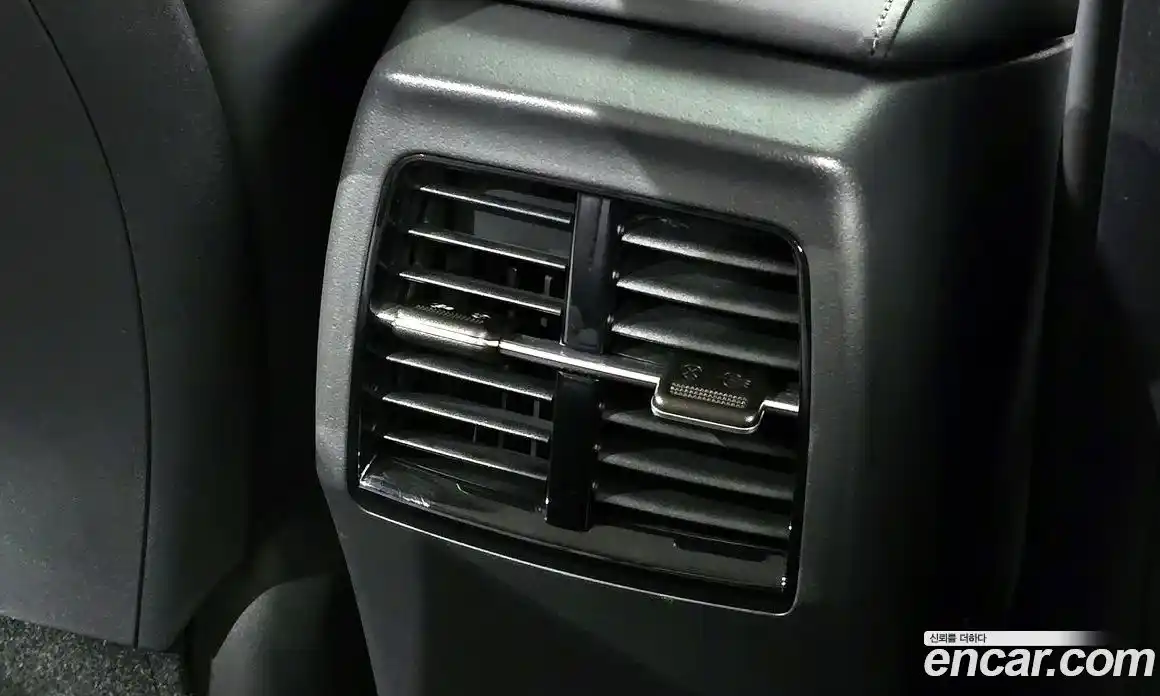 Kia Niro 2023 0.2 автомат (гидро), фото 27