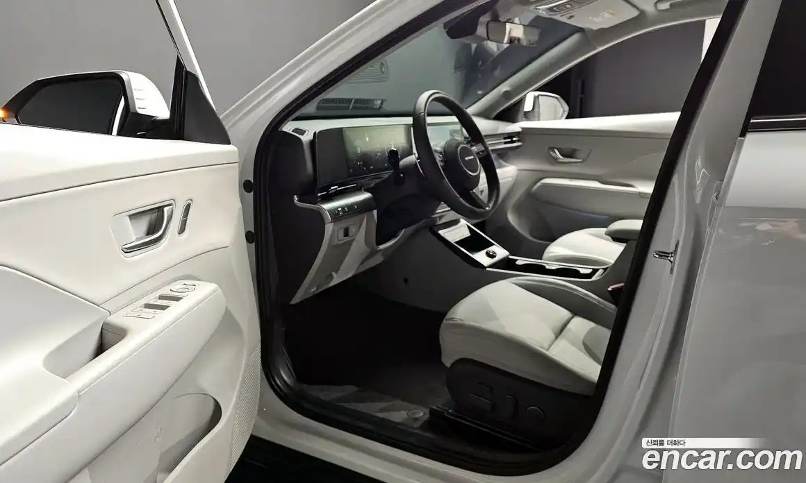 Hyundai Kona 2024 1.6 автомат (гидро), фото 13