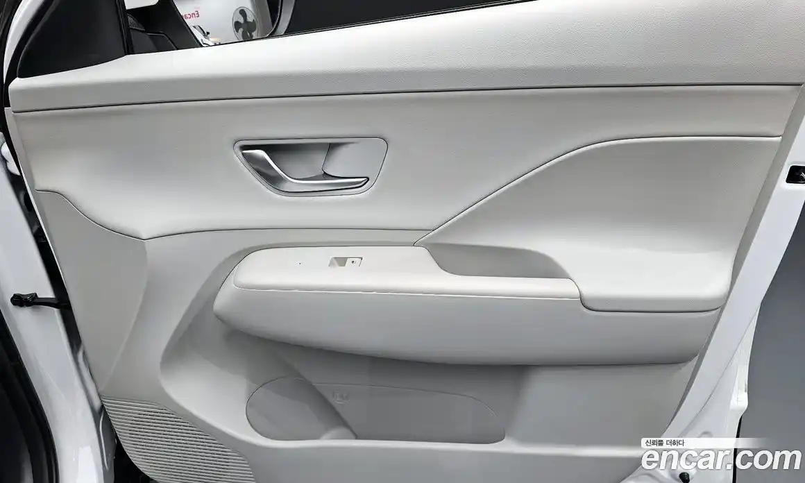 Hyundai Kona 2024 1.6 автомат (гидро), фото 14