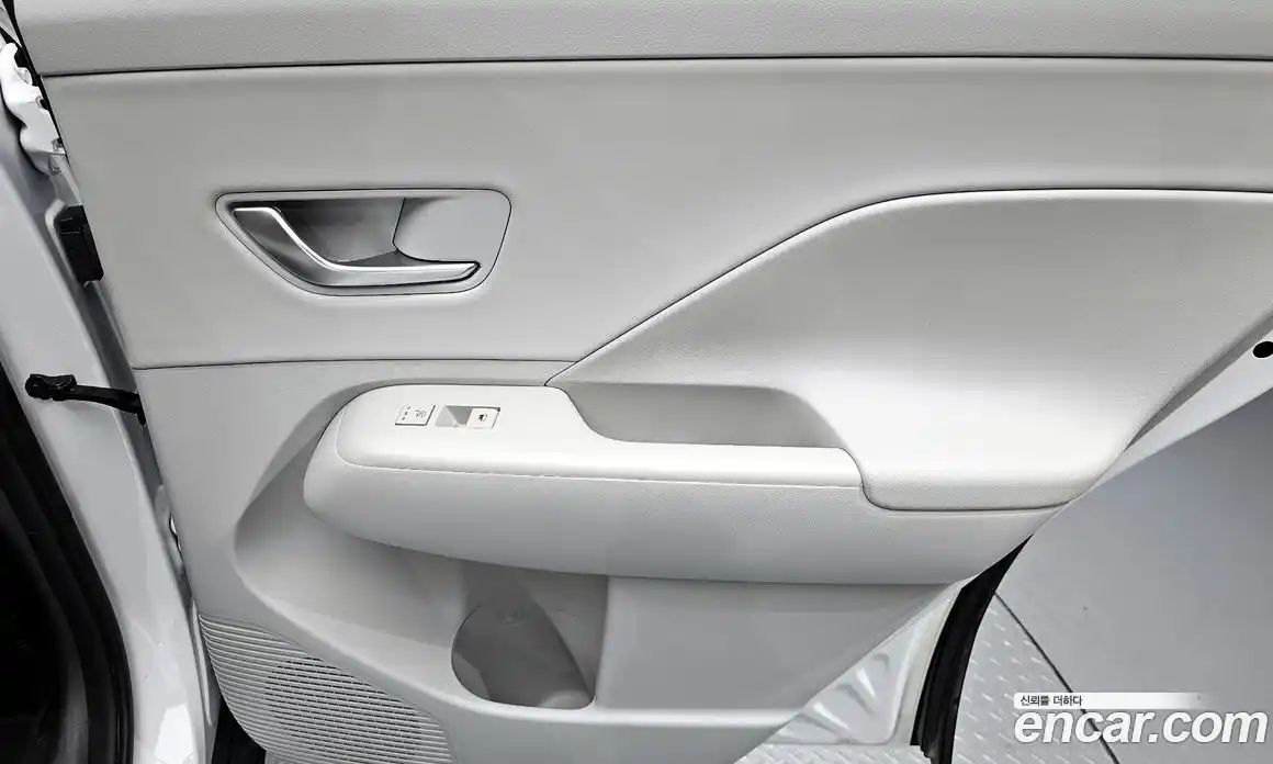 Hyundai Kona 2024 1.6 автомат (гидро), фото 15