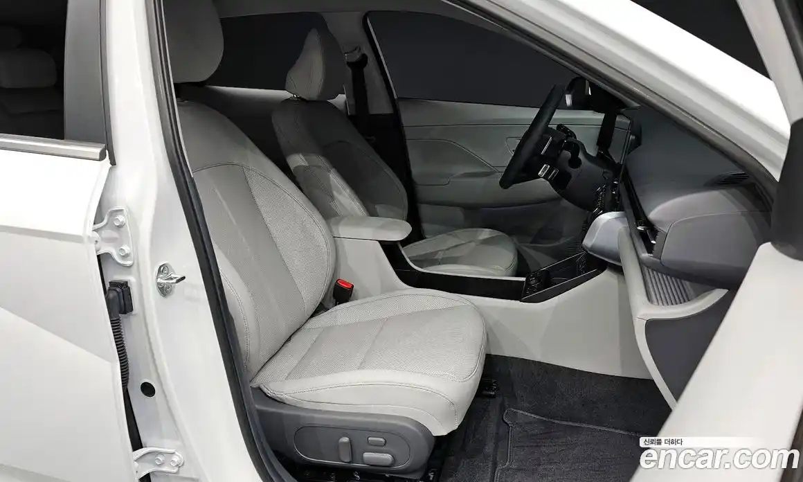 Hyundai Kona 2024 1.6 автомат (гидро), фото 17