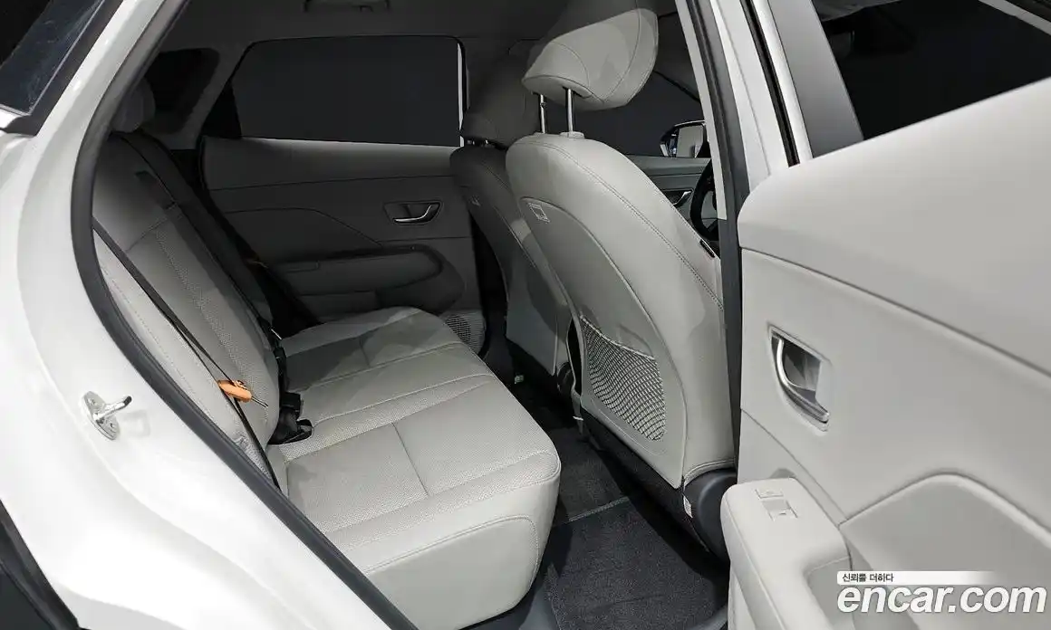 Hyundai Kona 2024 1.6 автомат (гидро), фото 18