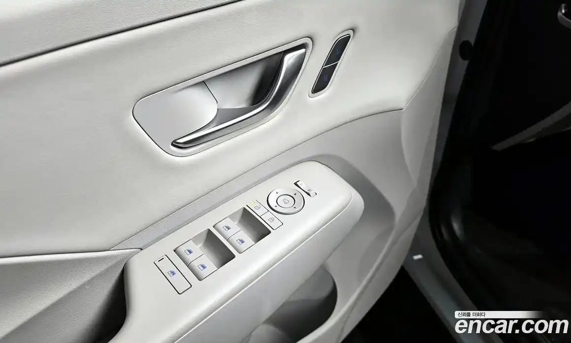 Hyundai Kona 2024 1.6 автомат (гидро), фото 27