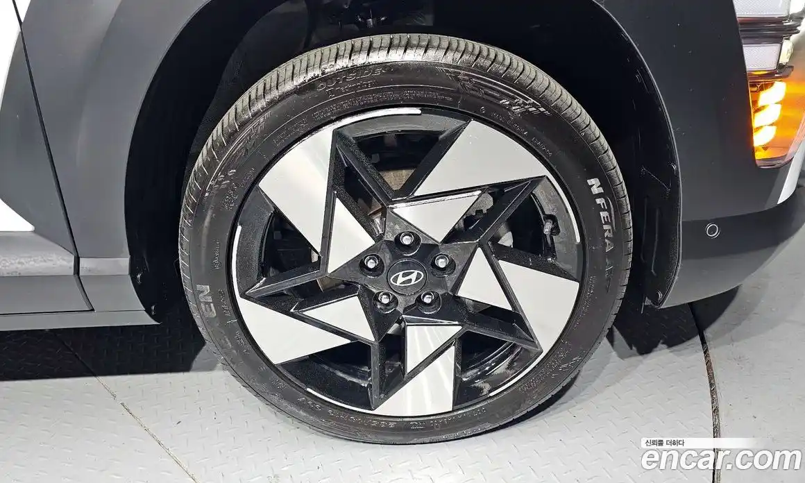 Hyundai Kona 2024 1.6 автомат (гидро), фото 7