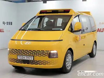 Hyundai Staria, 2024, 6 751 км
