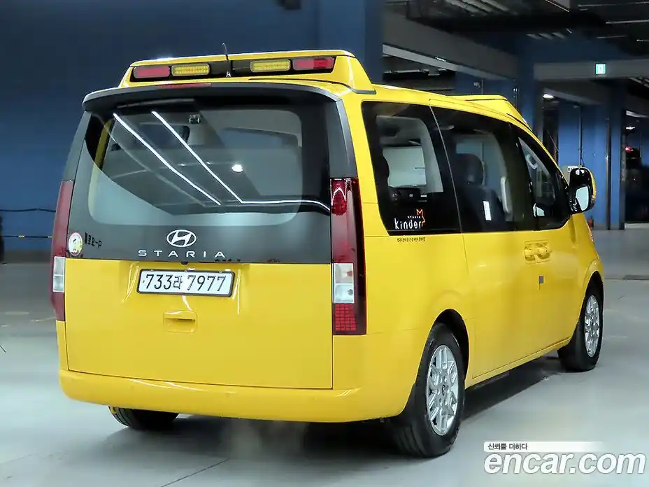 Hyundai Staria 2024 3.5 автомат (гидро), фото 4