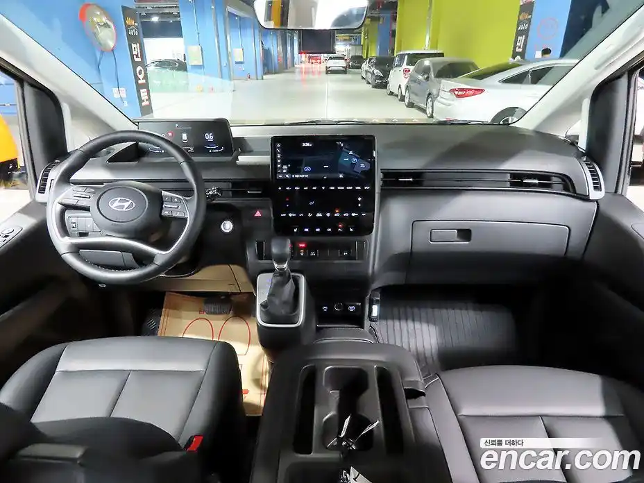 Hyundai Staria 2024 3.5 автомат (гидро), фото 5