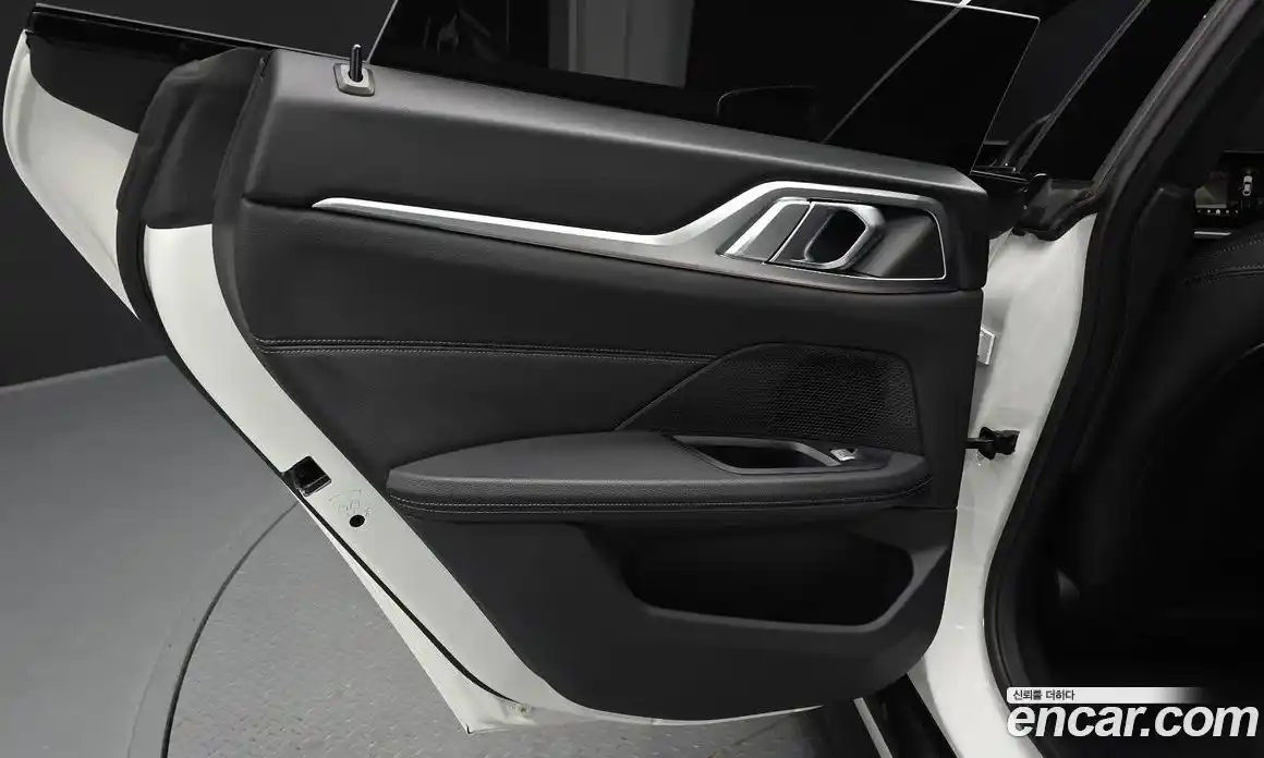 BMW 4-Series 2025 2.0 гидро, фото 15