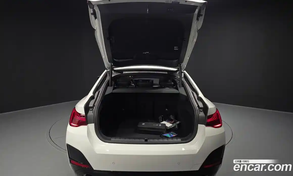 BMW 4-Series 2025 2.0 гидро, фото 26