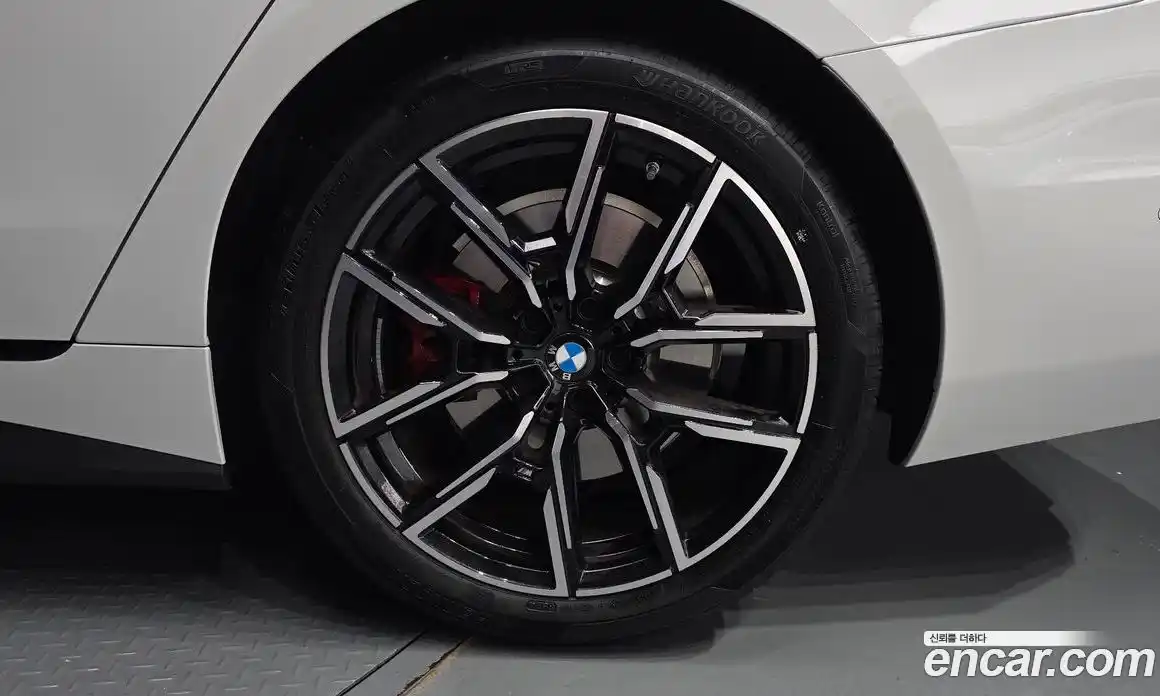 BMW 4-Series 2025 2.0 гидро, фото 7