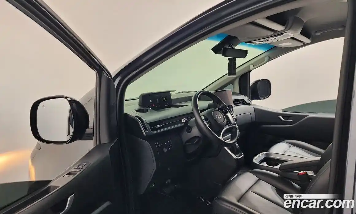 Hyundai Staria 2022 2.2 гидро, фото 13