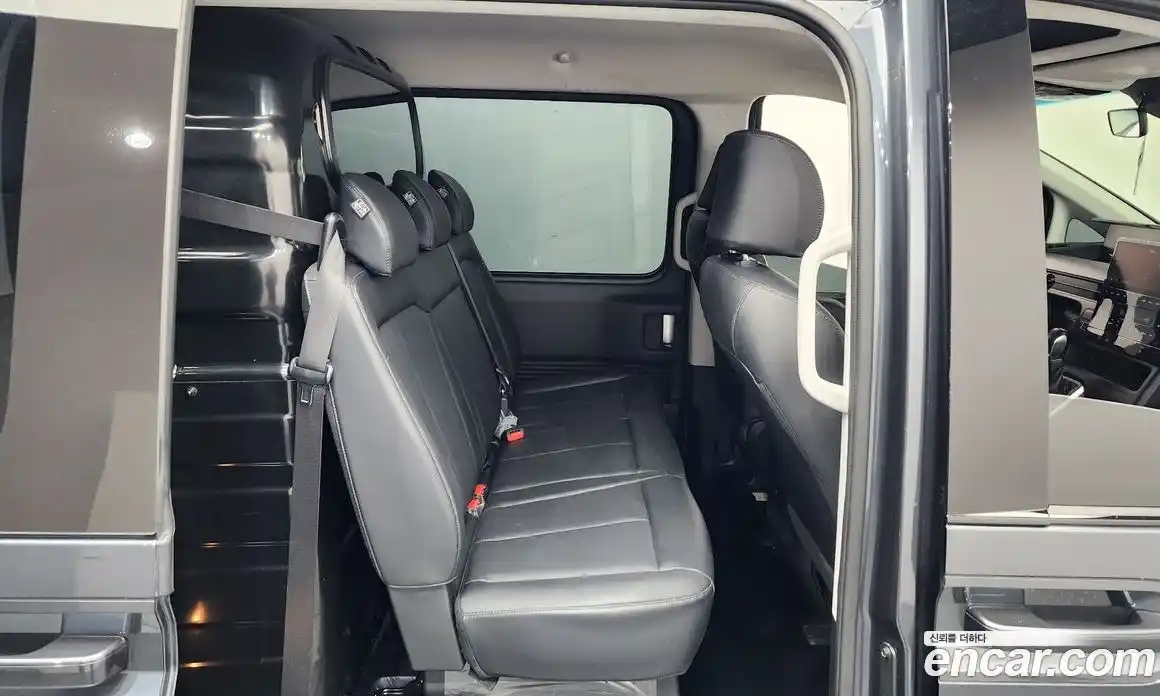Hyundai Staria 2022 2.2 гидро, фото 17