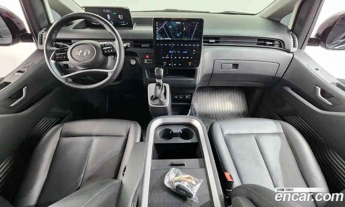 Hyundai Staria 2022 2.2 гидро, фото 10