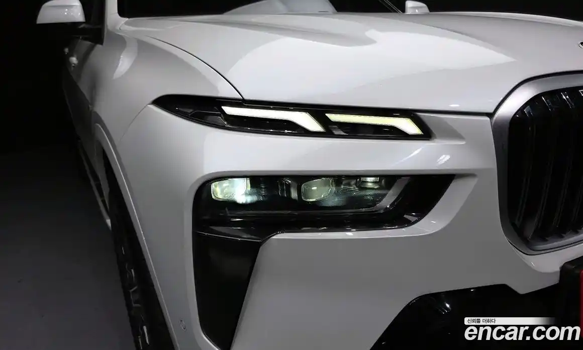 BMW X7 2024 3.0 автомат (гидро), фото 8