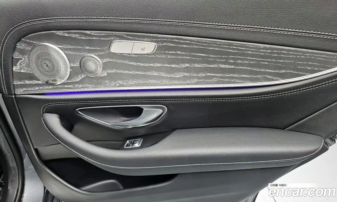 Mercedes-Benz E-Class 2023 2.0 гидро, фото 15