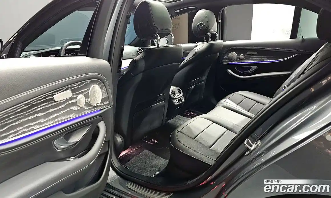 Mercedes-Benz E-Class 2023 2.0 гидро, фото 16